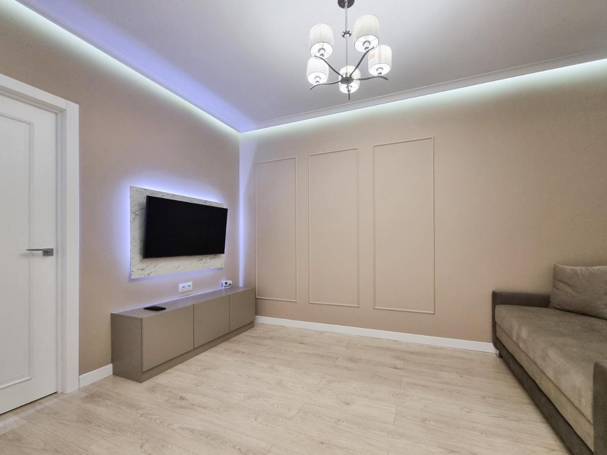 Botanica, 1 Bedroom Apartment With Living Chişinău Esterno foto