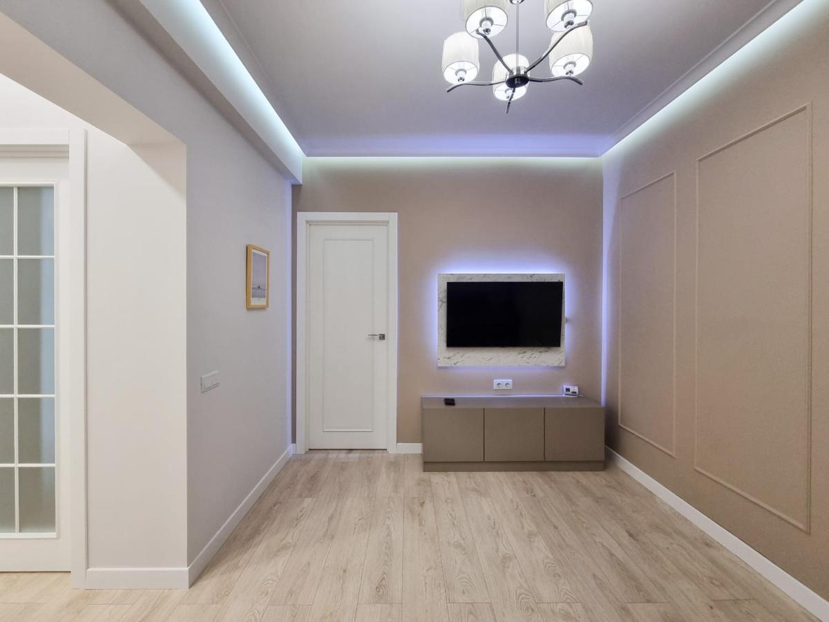 Botanica, 1 Bedroom Apartment With Living Chişinău Esterno foto