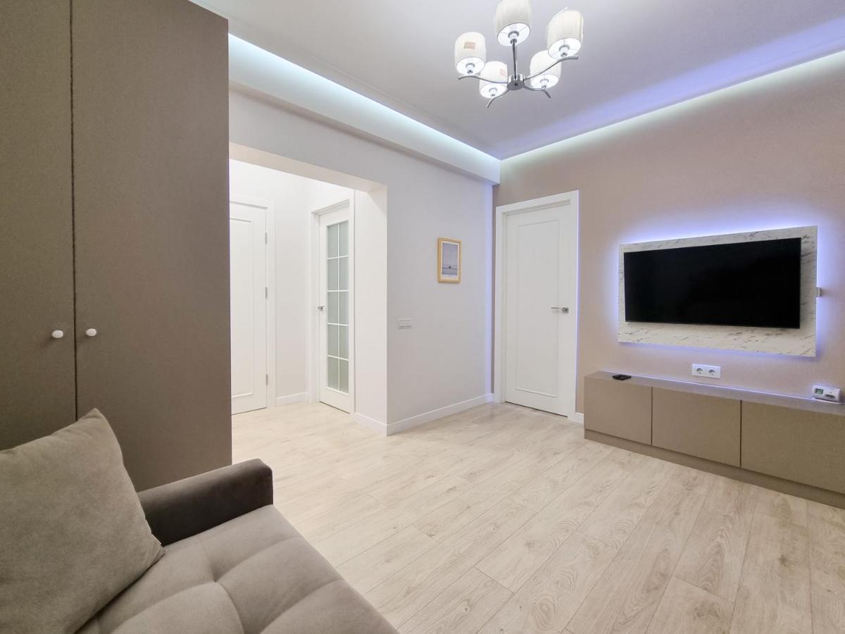 Botanica, 1 Bedroom Apartment With Living Chişinău Esterno foto